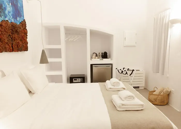 Cydonia Caves Megalochori (Santorini)