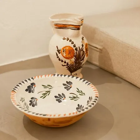 Cydonia Caves Megalochori (Santorini)