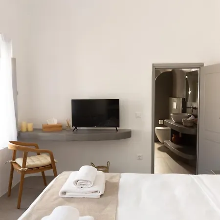 Cydonia Caves Megalochori (Santorini)