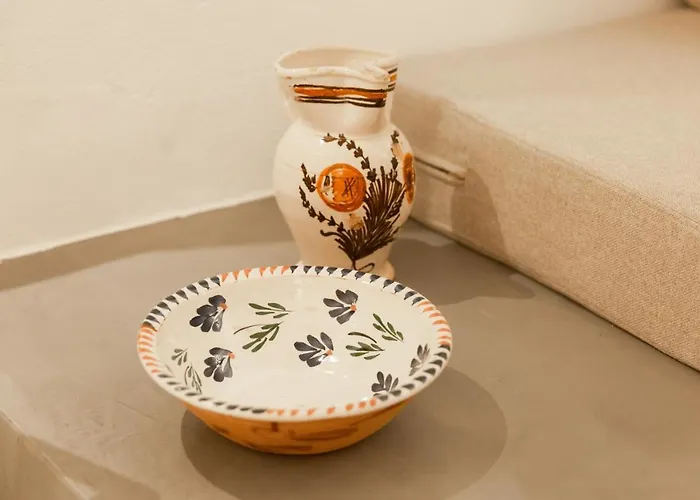 Cydonia Caves Megalochori (Santorini)