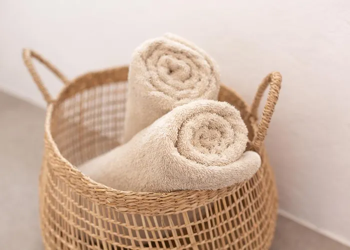 Cydonia Caves Megalochori (Santorini)