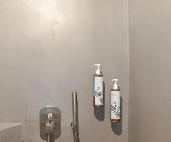 Cydonia Caves Megalochori (Santorini)