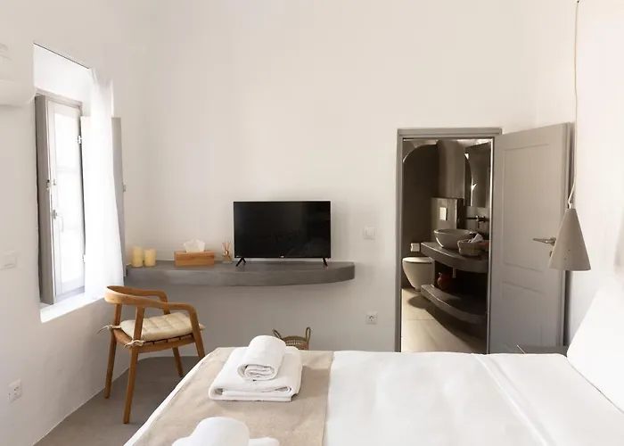 Cydonia Caves Megalochori (Santorini)